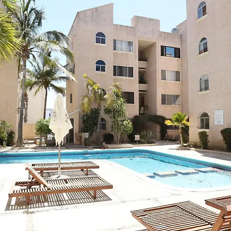 5 Min Walk To La Playa Apartment